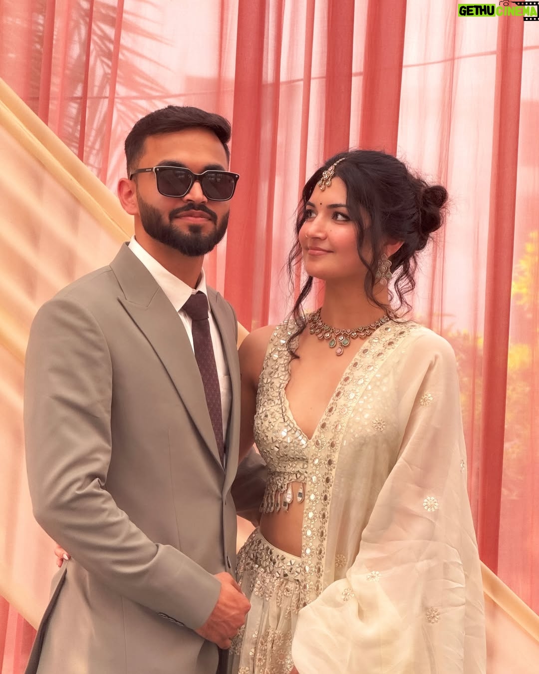 Esha Jhanji - 83.8K Likes - Kash yahi saari umar yuhi jaye beet mitwa 🦋🤍