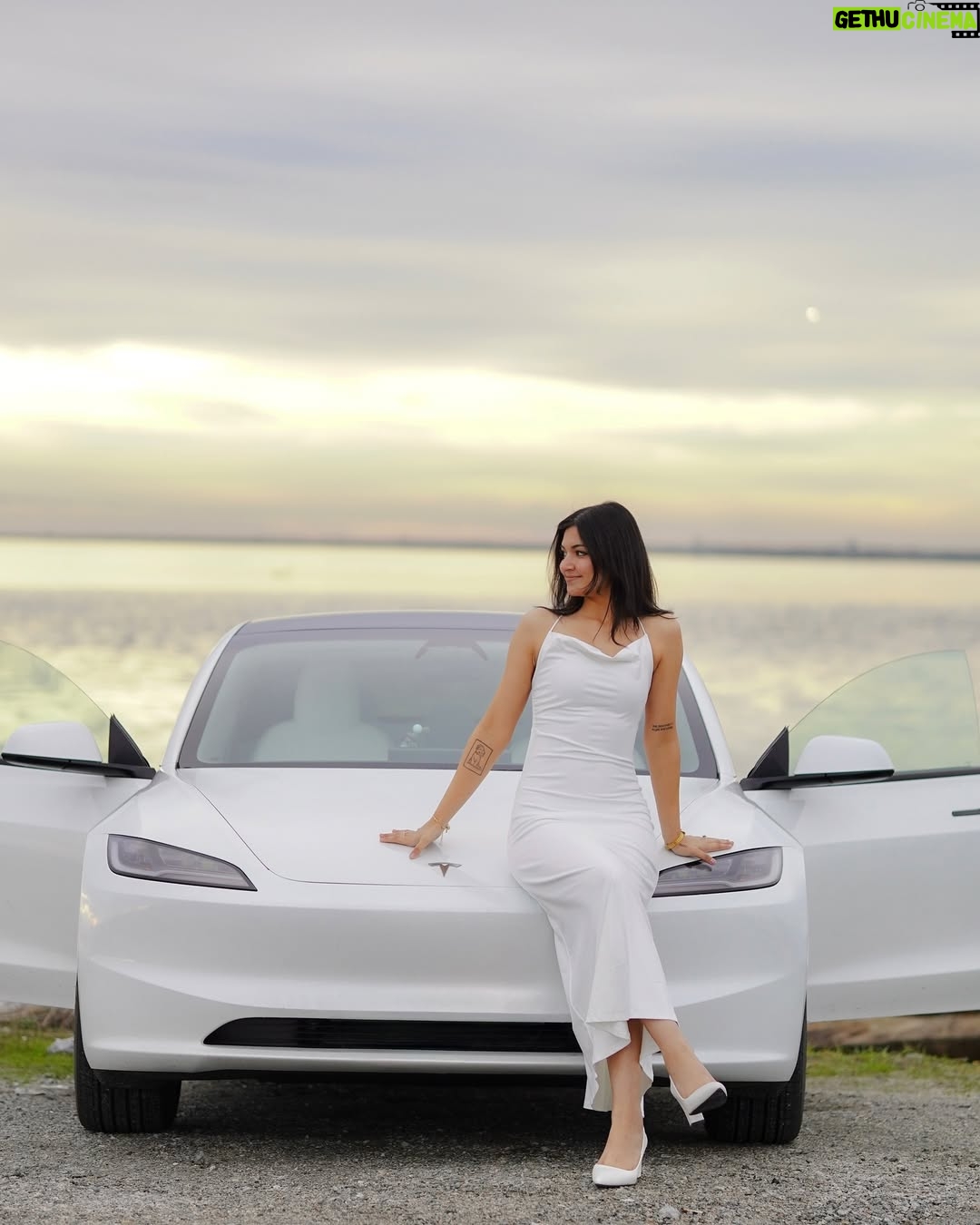 Esha Jhanji - 85.8K Likes - Success Smells Like A New Car ✨
i LOVE HER 🤍 
:) TESla Model 3 2025
