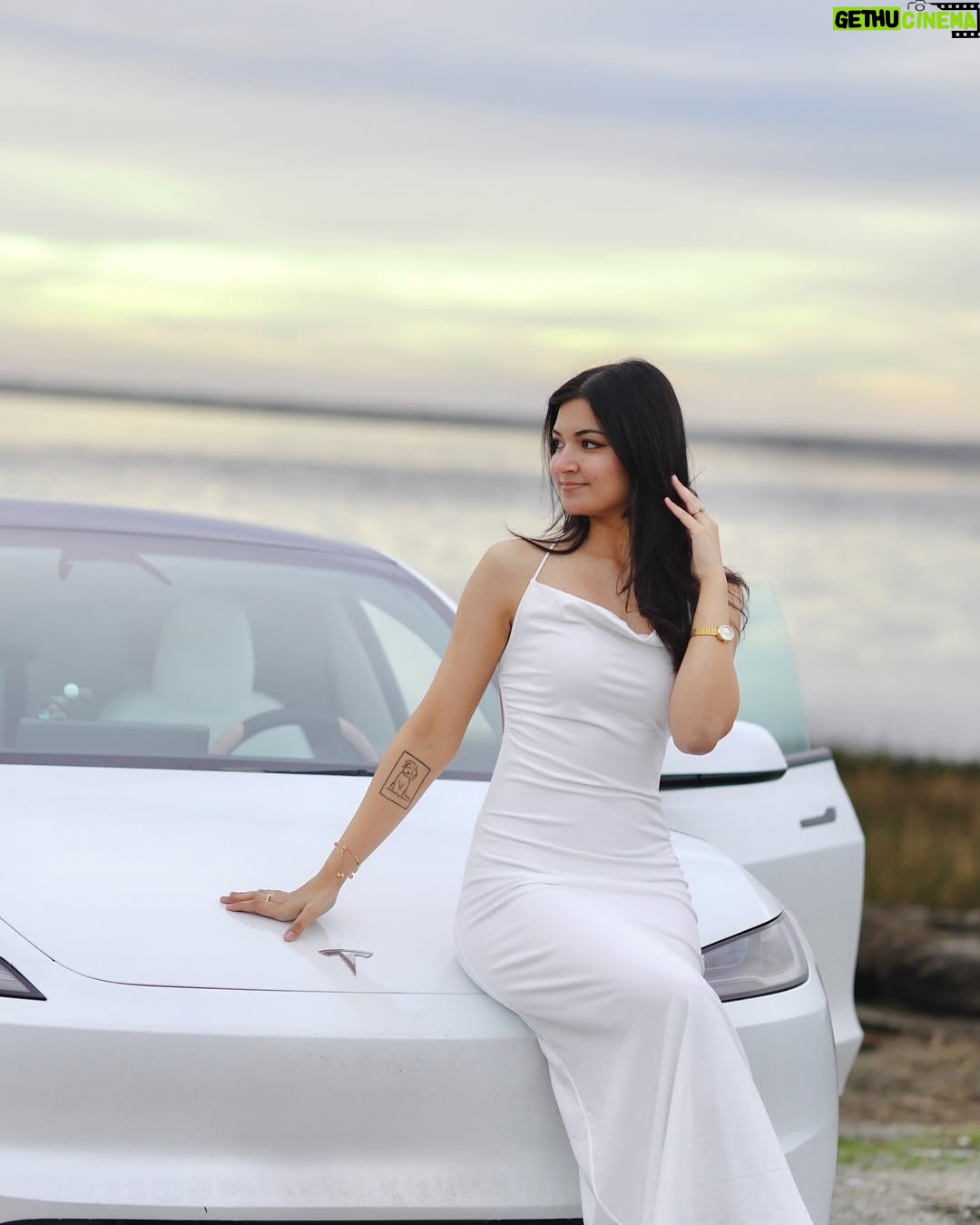 Esha Jhanji - 85.8K Likes - Success Smells Like A New Car ✨
i LOVE HER 🤍 
:) TESla Model 3 2025