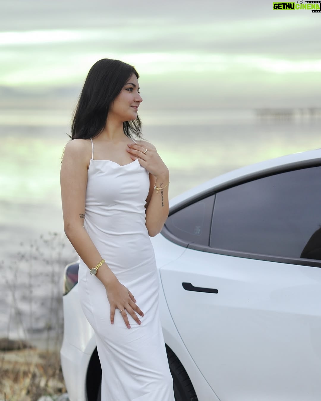 Esha Jhanji - 85.8K Likes - Success Smells Like A New Car ✨
i LOVE HER 🤍 
:) TESla Model 3 2025