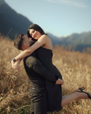 Esha Jhanji Instagram - The safest place in the world is right here — in your arms 🙈🖤
.
#esharonmein