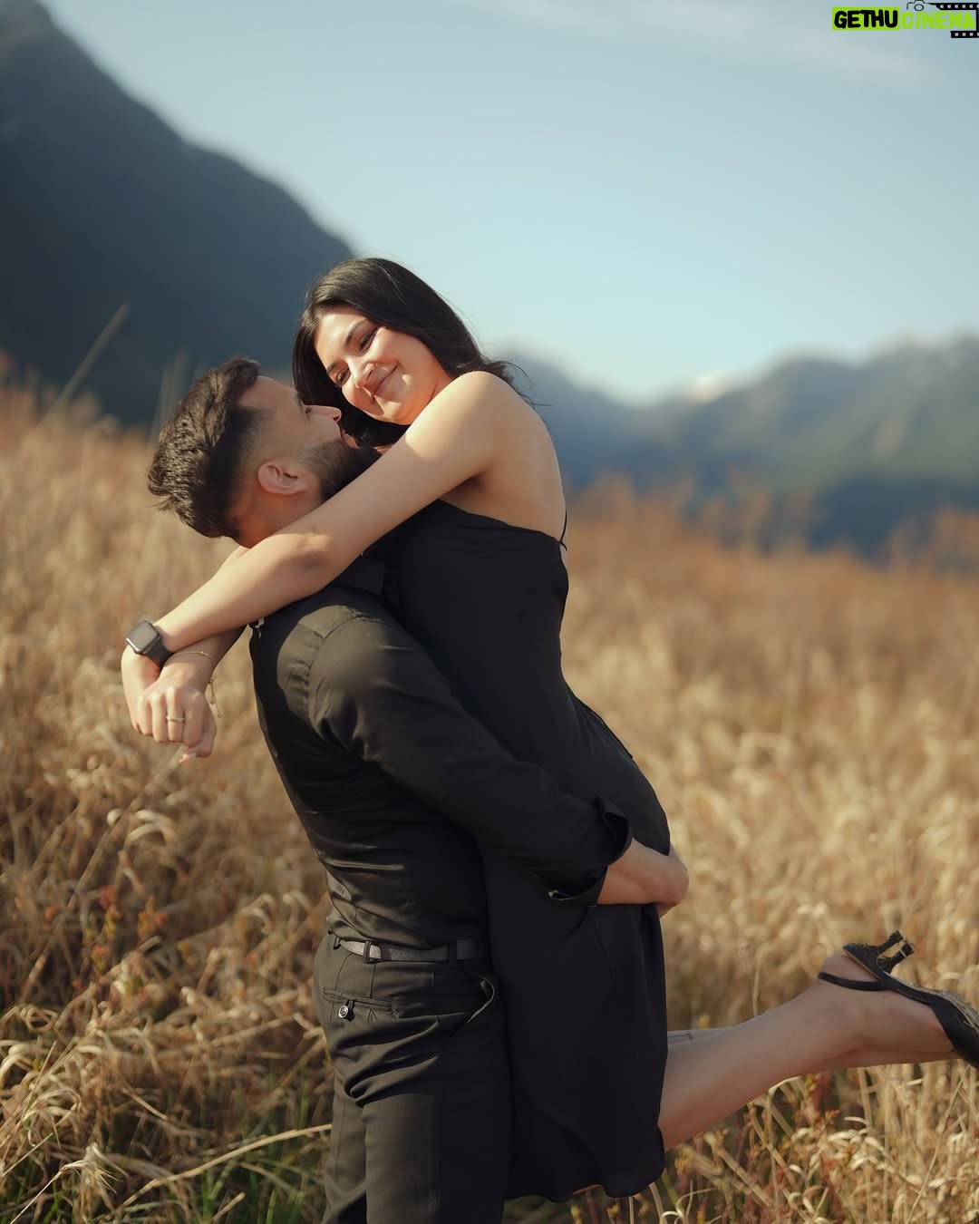 Esha Jhanji - 95.2K Likes - The safest place in the world is right here — in your arms 🙈🖤
.
#esharonmein