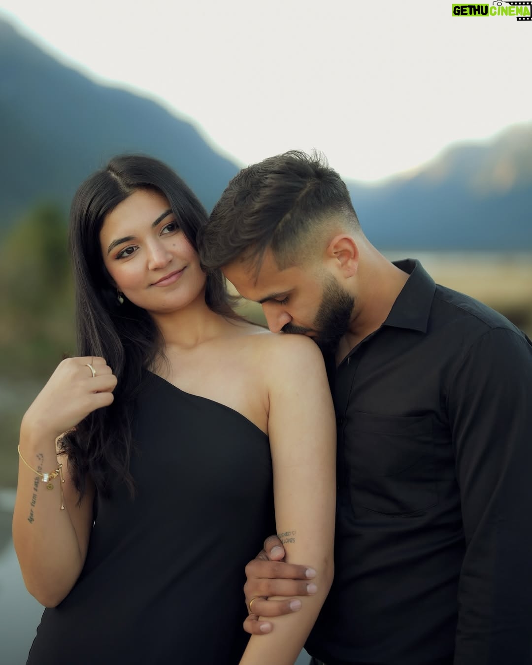 Esha Jhanji - 95.2K Likes - The safest place in the world is right here — in your arms 🙈🖤
.
#esharonmein