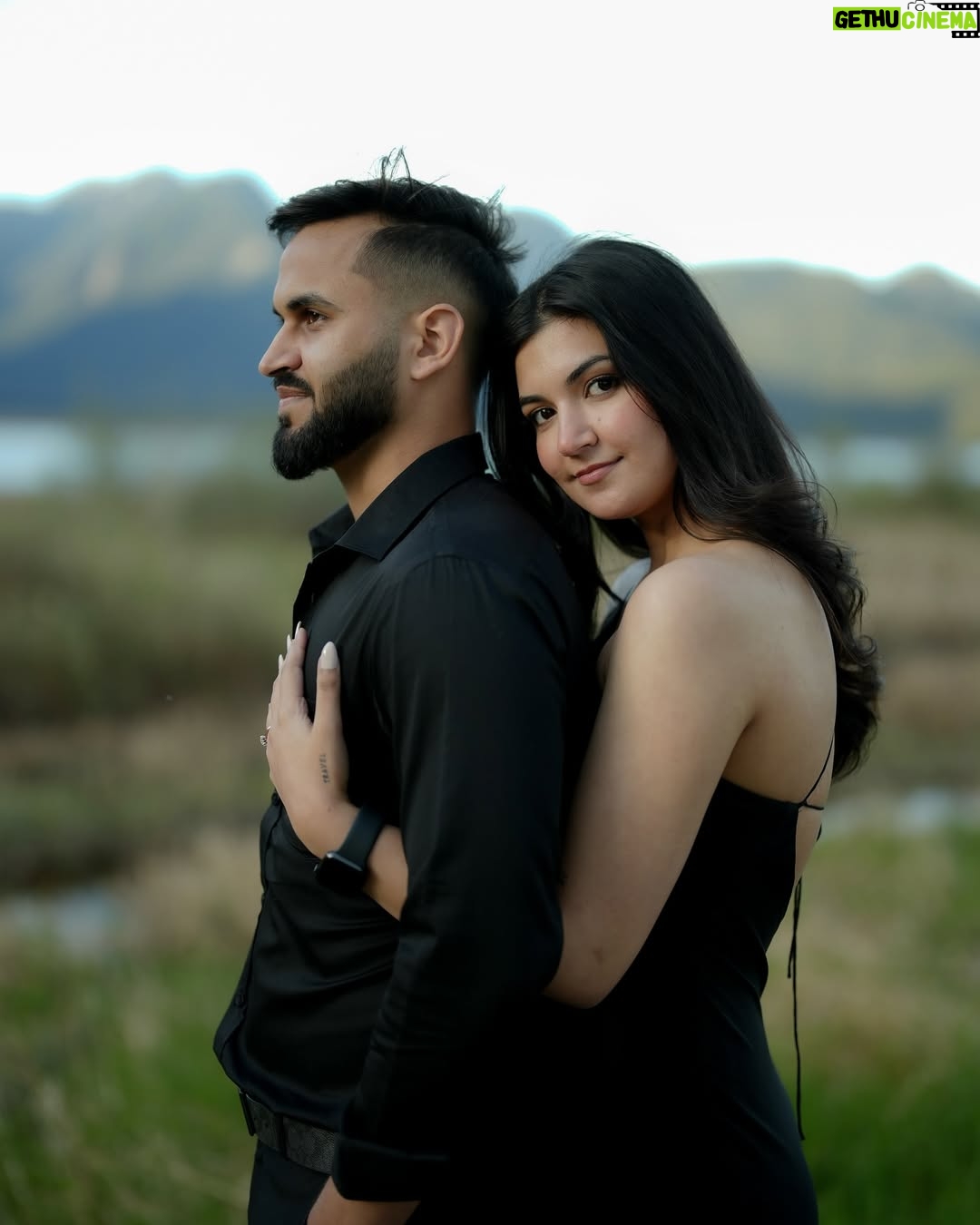 Esha Jhanji - 95.2K Likes - The safest place in the world is right here — in your arms 🙈🖤
.
#esharonmein