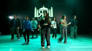 Eshani Pat Instagram - LA workshop 💚 loved teaching this routine and seeing everyone bring their own flare to it. Swipe through to check out these amazing dancers (help me tag anyone I missed)! 

Even more 🔥 groups to watch on my full YouTube video out on my channel/linked in bio- go subscribe and watch :) 

Slide 1: 🙋🏽‍♀️   class 
Slide 2: @vihaan_dance 
Slide 3: help me tag! 
Slide 4: @rianna.dances 
Slide 6: @poonamshah107 @eshhpat 

📍: @rrbdancecompany
🎥: @redllama.media
