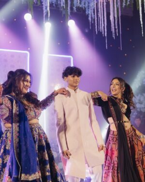 Eshani Pat Instagram - Official photos of all the looks from my sister’s wedding 💕 @prayuhhh @champagneparthy_
📸: @thephotolabin
Slides:
1-2: Welcome Dinner @perniaspopupshop
3-4: Ganesh Pooja
5-6: Sataak @varunbahlcouture
7-9: Sangeet @qbikofficial
10: Pool Party
11-12: Wedding @taruntahiliani
13-15: Reception @seemagujraldesign