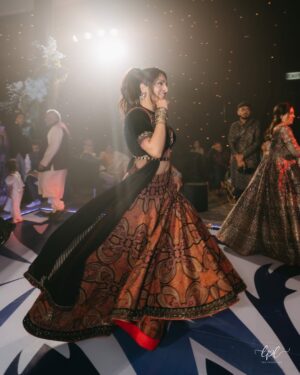 Eshani Pat Instagram - Official photos of all the looks from my sister’s wedding 💕 @prayuhhh @champagneparthy_ 

📸: @thephotolabin 

Slides: 
1-2: Welcome Dinner @perniaspopupshop 
3-4: Ganesh Pooja 
5-6: Sataak @varunbahlcouture 
7-9: Sangeet @qbikofficial 
10: Pool Party
11-12: Wedding @taruntahiliani 
13-15: Reception @seemagujraldesign