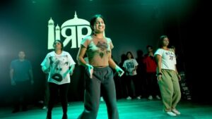 Eshani Pat Instagram - LA workshop 💚 loved teaching this routine and seeing everyone bring their own flare to it. Swipe through to check out these amazing dancers (help me tag anyone I missed)! 

Even more 🔥 groups to watch on my full YouTube video out on my channel/linked in bio- go subscribe and watch :) 

Slide 1: 🙋🏽‍♀️   class 
Slide 2: @vihaan_dance 
Slide 3: help me tag! 
Slide 4: @rianna.dances 
Slide 6: @poonamshah107 @eshhpat 

📍: @rrbdancecompany
🎥: @redllama.media