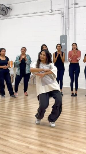 Eshani Pat Instagram - Brought these BollyFusion vibes back a couple weeks ago and taught a portion of this for my Beginner Dallas Workshop! 🩵 Thank you all for coming out and dancing with me :)