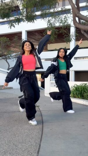 Eshani Pat Instagram - ✨ Fell For You ✨ 

We had fun creating to this 🔥 vibeeee by @shubhworldwide 

🧠💃🏽: @ambika.dancer @eshhpat