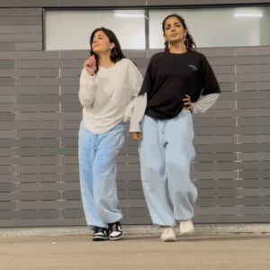 Eshani Pat Instagram - I love dance 🫶🏽 #happyinternationaldanceday

1 | Song: Chaiyya Chaiyya DC: ? Help tag
2 | Song: Manike DC: @imanvi1013 @eshhpat 
3 | Remix/Choreo: @justmaiko 
4 | Song: Dholida DC: @rohitgijare @eshhpat 
5 | Song: Roja DC: @meghnac3 
6 | Song: Barbie World DC: @cost_n_mayor 
7 | Deewana Hai Dekho @the9teen__ DC: @eshhpat 
8 | Rude Boy X Kay Sera DC: @nandinimishraofficial @nabil_sk032