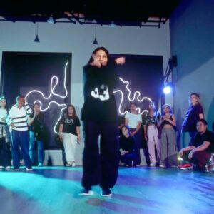 Eshani Pat Instagram - ➡️ Checkkk these dancers out 🔥 and then head to my YouTube channel to watch everyone from class kill it in the class vid as well :) 

Thank ya Los Angeles for dancing with me this week! Save the date for my upcoming LA workshops at @gravity.la | Monday, May 19th and Monday, June 2nd at 8:30pm

Choreo: @eshhpat 
Studio/Filming: @gravity.la @marygrace 
Song: Hook Up Song by @nehakakkar @shekharravjiani and Kumaar 

Slide 1: @eshhpat with everyone! 
Slide 2: @queencarlyy @chrissphoria 
Slide 3: @rohitgijare 
Slide 4: @vihaan_dance 
Slide 5: @naomi.nambo @payaldances311 
Slide 6: @shagufta_3509