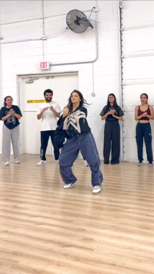 Eshani Pat Instagram - Dallas DesiShuffle BTS 🩵 your energy this weekend was unreal -Thanks for an amazing weekend of workshops! NEXT STOP, Bay Area 🤗 March 8th and March 9th

March 8th is sold out but tickets still available for my March 9th workshop in Palo Alto so get those asap at the link in my bio or at eshanipatel.com/workshops