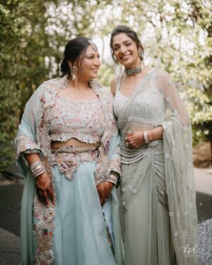 Eshani Pat Instagram - Official photos of all the looks from my sister’s wedding 💕 @prayuhhh @champagneparthy_ 

📸: @thephotolabin 

Slides: 
1-2: Welcome Dinner @perniaspopupshop 
3-4: Ganesh Pooja 
5-6: Sataak @varunbahlcouture 
7-9: Sangeet @qbikofficial 
10: Pool Party
11-12: Wedding @taruntahiliani 
13-15: Reception @seemagujraldesign