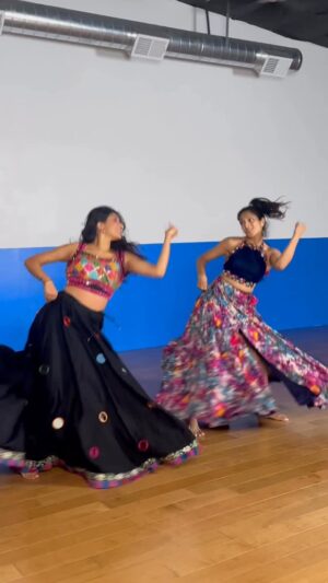 Eshani Pat Instagram - Wait for the transition 🩷 Garba season coming up 👀 so had to bring back this throwback with @meghnac3 

🧠/💃🏽: @meghnac3 @eshhpat