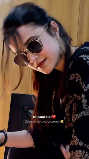 Eshika Rao Instagram - Na jaiyo mere bhole chehre pe🤷🏻♀️🤭😂