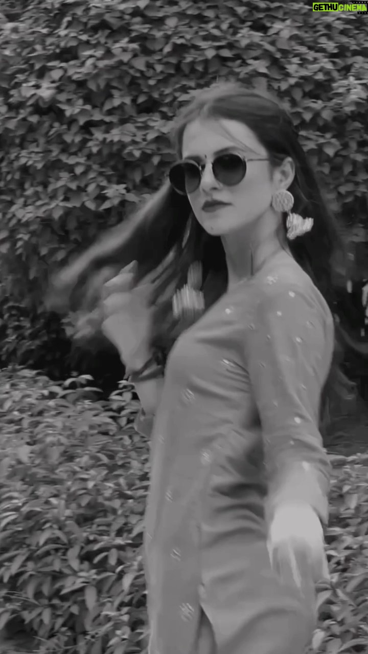 Eshika Rao - 322.9K Likes - My jhumka took the lyrics quite seriously! 🙂💔🥹 #bloopers
