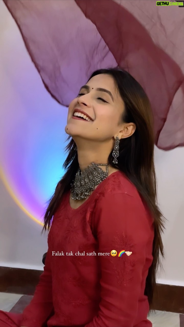 Eshika Rao - 365.8K Likes - Wait for the close ups 🫠🪞👀🌹
