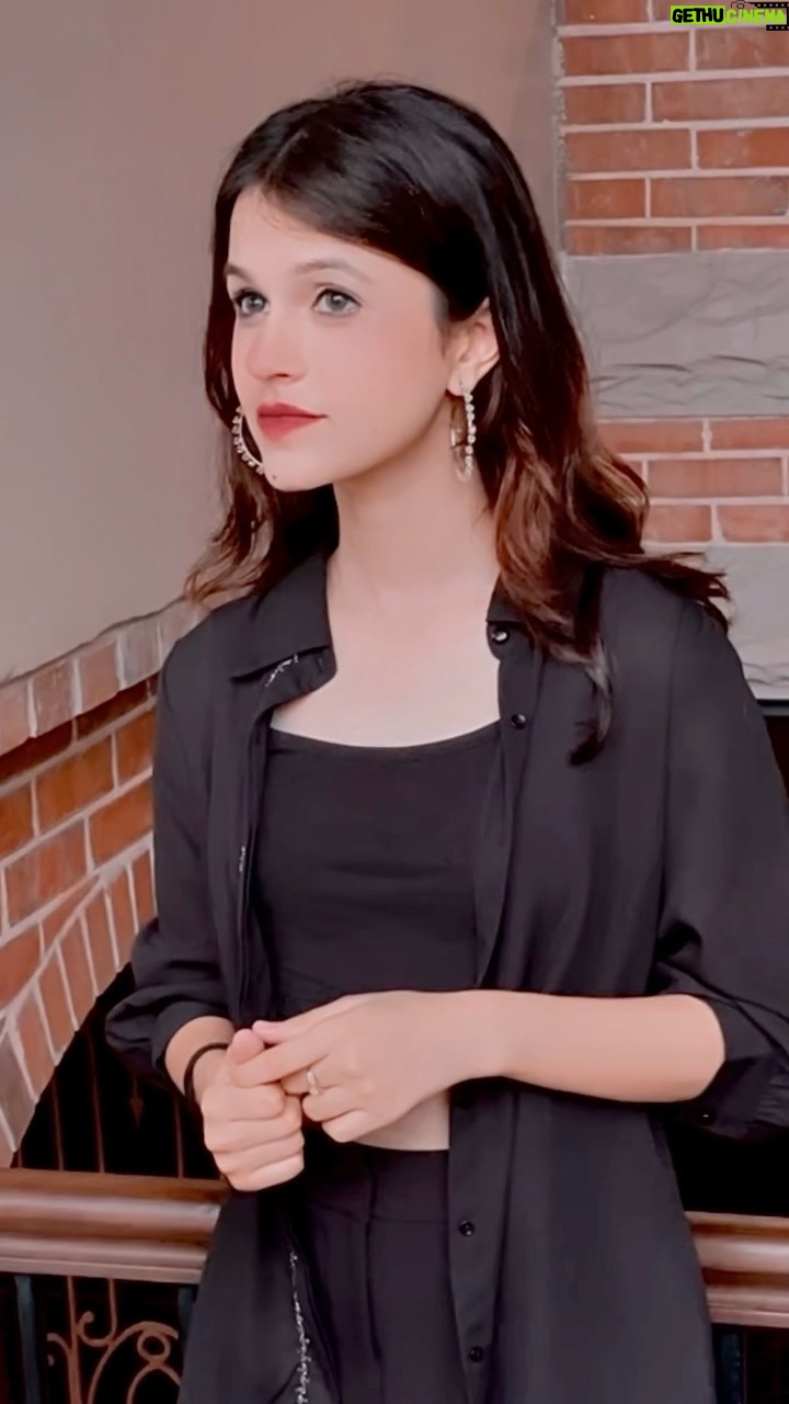 Eshika Rao - 88.3K Likes - This was reaction to someone who came in between the video 😂😛