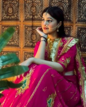 Eshika Rao Instagram - खम्मा घणी 📿🦚🍂🐚
30 years old, yet timeless 🎀— wearing my mother’s lehenga that’s aged like art, not fabric.💎