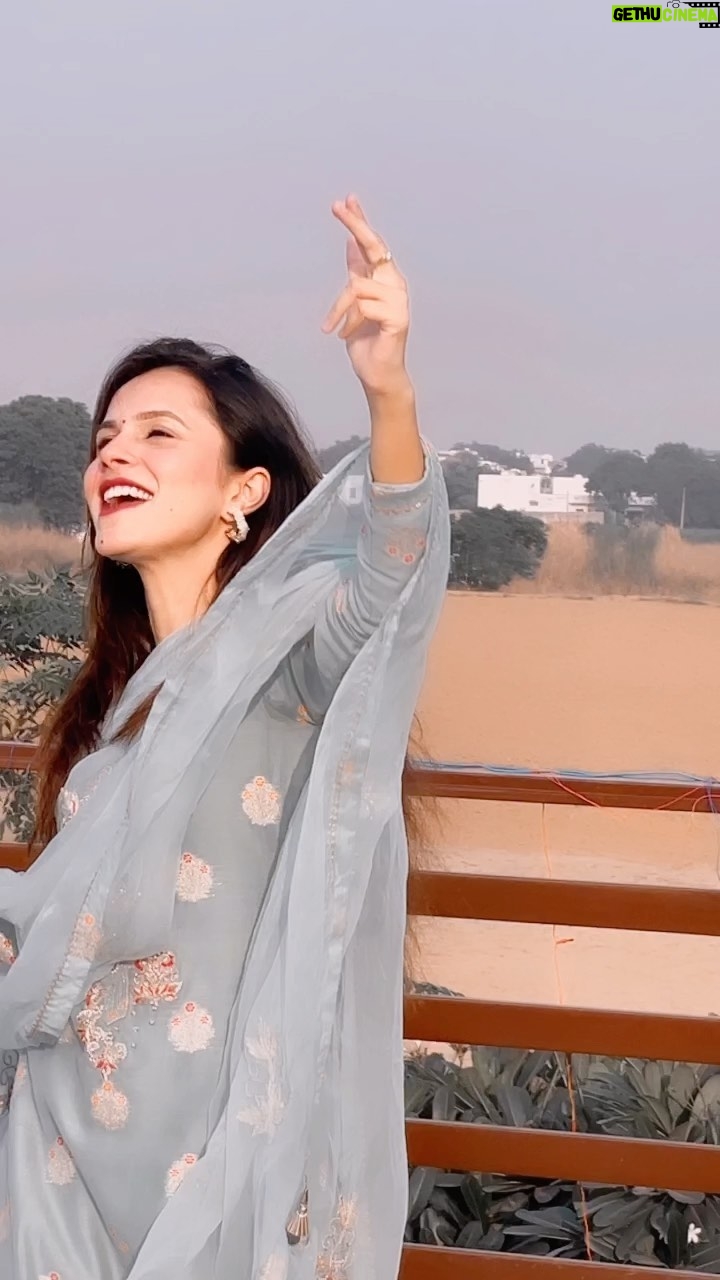Eshika Rao - 752K Likes - Kyu 24 ghante yaar tu itne role rakhe se💥🙅‍♀️😏
.
.
#haryanvi #eshikians #eshikarao
