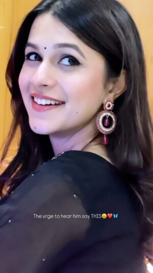 Eshika Rao Instagram - Teri saadgi pe jaanam mera dil hai fida🥹❤️✨