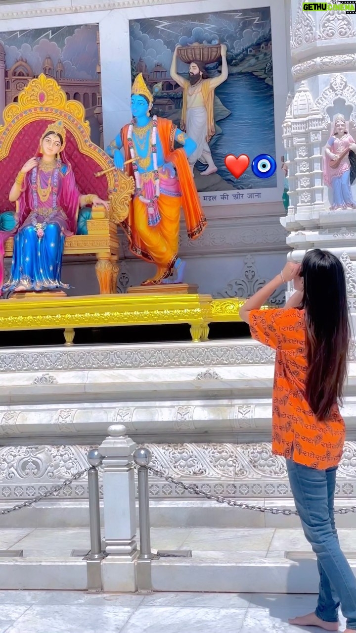 Eshika Rao - 285.6K Likes - Goa is overrated, Vrindavan chaloge? 🦚🙏🏻❤️ 
.
#vrindavan #premmandir #sanatandharma