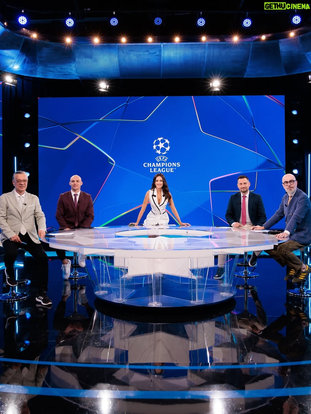 Eva Murati - 82K Likes - Who misses the UEFA Champions League? 🤭🤭
#championsgirl #evamurati #championsleague #host #tvhost #tv #presenter #tvpresenter #show #tvshow #host  #uefa #uefachampionsleague #championsleaguealbania #football #soccer #player