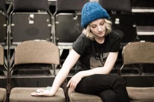 Evanna Lynch Instagram - #thehalf by @jacksainpictures 🖤
I will miss this daily routine a lot 🥲 Right as I am learning to relax and be in the moment and actually enjoy live performance…it starts to end!

3 more shows to go… 🥲
@undertheblackrockofficial 
@arcolatheatre 

#TheHalf #UnderTheBlackRock #Arcola #theatre #londontheatre