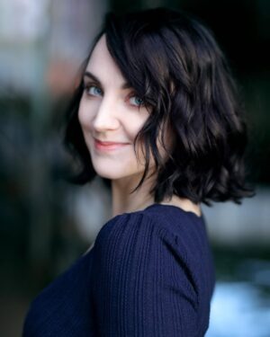 Evanna Lynch Instagram - Hello again, Instagram!
Here are some new pics by my incredible friend and iconic queen of headshots @fayethomasphoto 📸 
It’s Spring so I thought time for a revamp, and to reset the energy on here… 🌅 

I am officially entering a new era with my instagram page and my relationship to you all! With Intention, Purpose and Boundaries. 😌 ✍️ 🙅🏻‍♀️

When I started this page, I treated it so casually. I’d post a picture of a cake, my cat, a campaign for ending something terrible, etc etc. It was 5 minutes of reckless expression at the end of a busy day. 🤪

In recent times it just got all too overwhelming. Constant, constant asks. This campaign, that brand, that mission, this person and their mother who is dying of an incredibly rare and painful disease who you ought to help, you monster!! As a people pleaser, it’s very hard to say no to people I like/admire. You have to watch the disappointment meet their eyes or witness the abrupt coldness of their replies, which hurts. You wonder what are any relationships based on, if not a cheerful readiness to intuit and respond to needs. Who sticks around if you stop being nice and say what you think? Who is pleased when you stop people-pleasing? I wasn’t! 😢

I withdrew from this space because it’s easier to just say ‘I don’t do that anymore’ and not give an opportunity to ask. However, behind this boundary is the fear of expressing myself because I feel it is not as worthy. That old familiar battle of justifying the space I take up and not just giving it away. I have been cowardly in my self-expression, not sticking up to that voice that says ‘best do nothing and quietly disappear’. And what’s more, I feel sad to have lost my connection to you all. Connection is a core value to me and something I’d like to reclaim.

So I’m going to show up more, sharing my life and work, while keeping my boundaries tight. I’ll be sharing my writing process, acting projects, and my love of animals, crafts and aerial, and that’s about it for now. I am keen to connect in a more meaningful way but for now I’m focused on Self-Expression 🗣️ 🎨 ❤️‍🔥

Here’s to a colourful and expressive Spring. 🌳🪺🌱