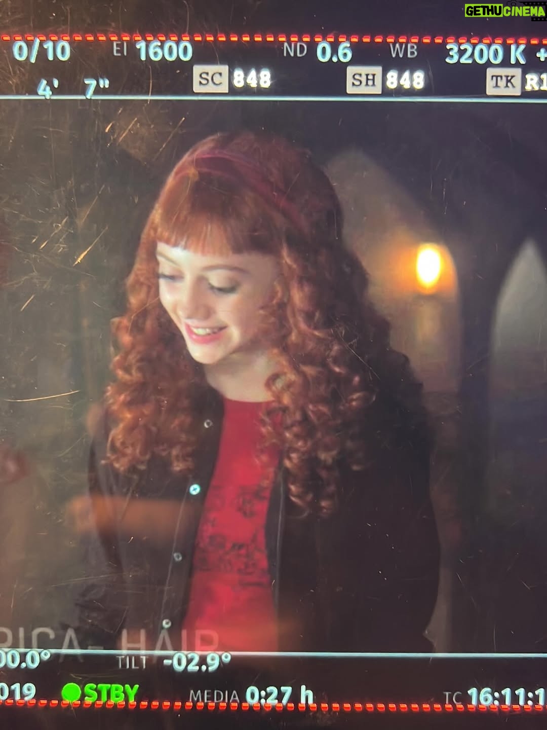 Evie Templeton - 3.9 Million Likes - Pt 2 BTS … 🩷💚🖤
@wednesdaynetflix