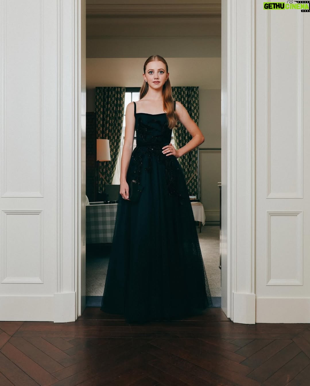 Evie Templeton - 183.9K Likes - Thank you so much @teenvogue for the beautiful GRWM feature 
Very grateful to this wonderful & talented team Xx

@publiceyecomms 
Photography - @shotby.stefan 
Styling - @fredericalovellpank 
Makeup - @ginakanemakeup 
Hair - @patrickwilson 

Dress - Archive @eliesaabworld 
 - @alessandrarich 
Jewellery - @beegoddessjewellery 
Shoes - @jimmychoo 
 - @nomasei_official 
Clutch - @charlotteolympia