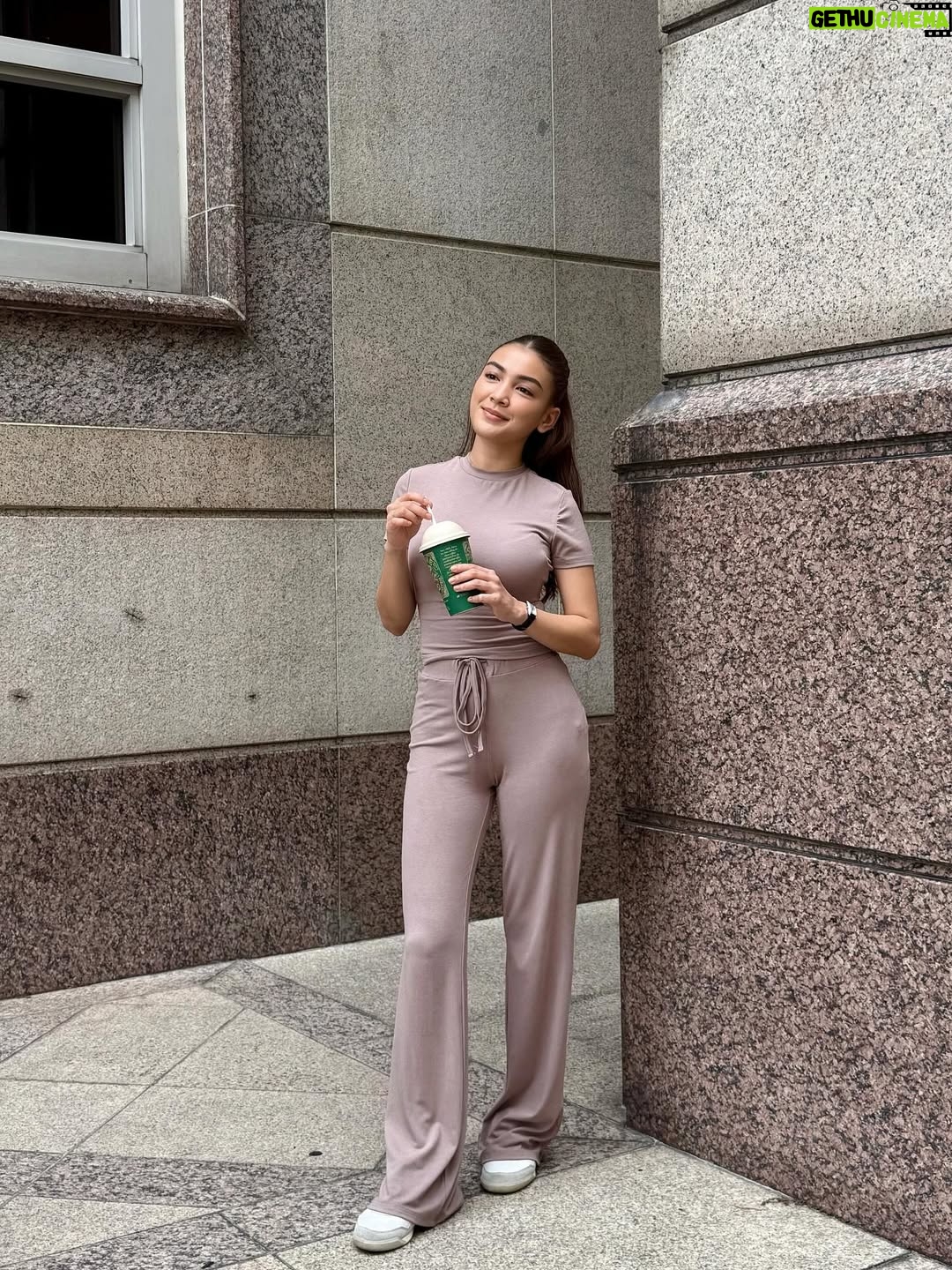 Eyka Farhana - 27.3K Likes - Oit aku nak tanya ni, suka matcha atau kopi?