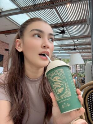 Eyka Farhana Instagram - Oit aku nak tanya ni, suka matcha atau kopi?