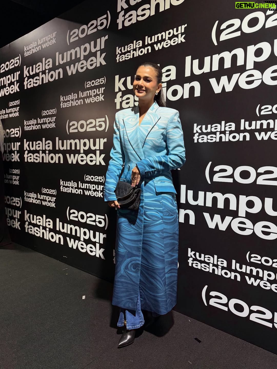 Ezzaty Abdullah - 487 Likes - Congratulation @rizmanruzaini on your new @rrbyrizmanruzaini . Thanks for having me. Love all your collections! ❤️❤️❤️
 #KLFW2025