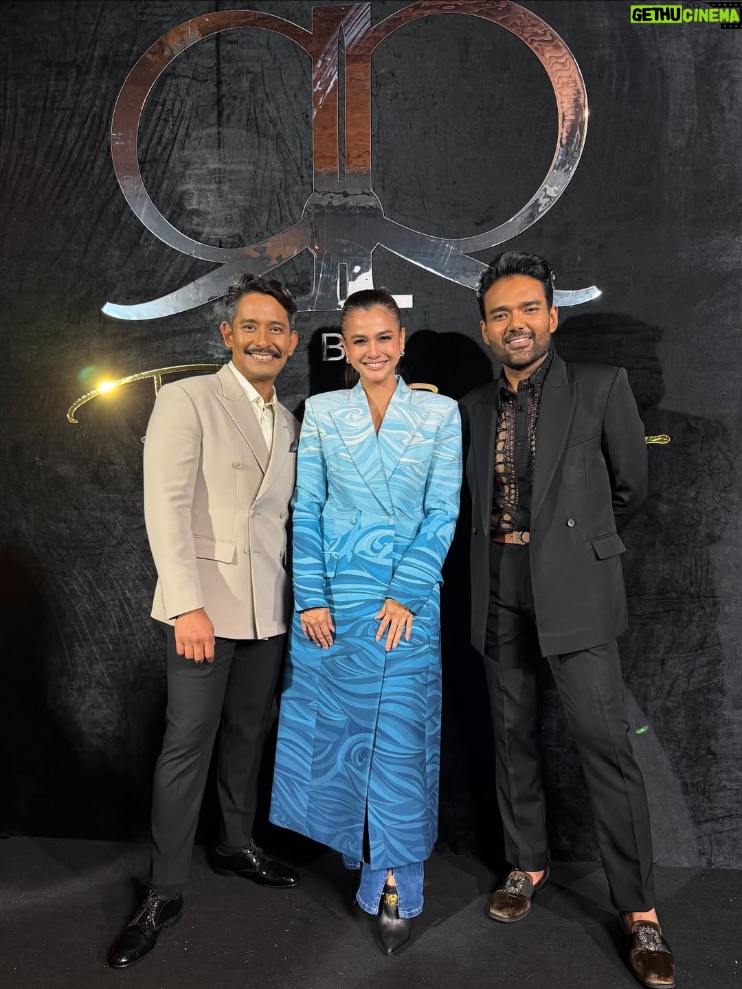 Ezzaty Abdullah - 487 Likes - Congratulation @rizmanruzaini on your new @rrbyrizmanruzaini . Thanks for having me. Love all your collections! ❤️❤️❤️
 #KLFW2025