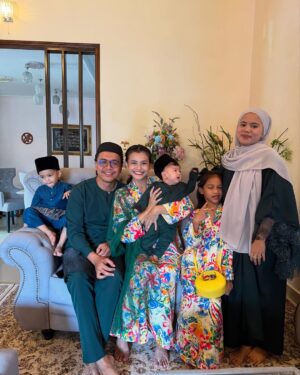 Ezzaty Abdullah Instagram - Selamat Hari Raya Aidilfitri Maaf Zahir dan Batin