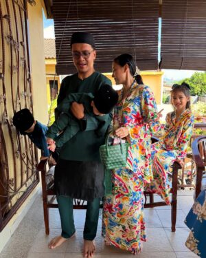 Ezzaty Abdullah Instagram - Selamat Hari Raya Aidilfitri Maaf Zahir dan Batin