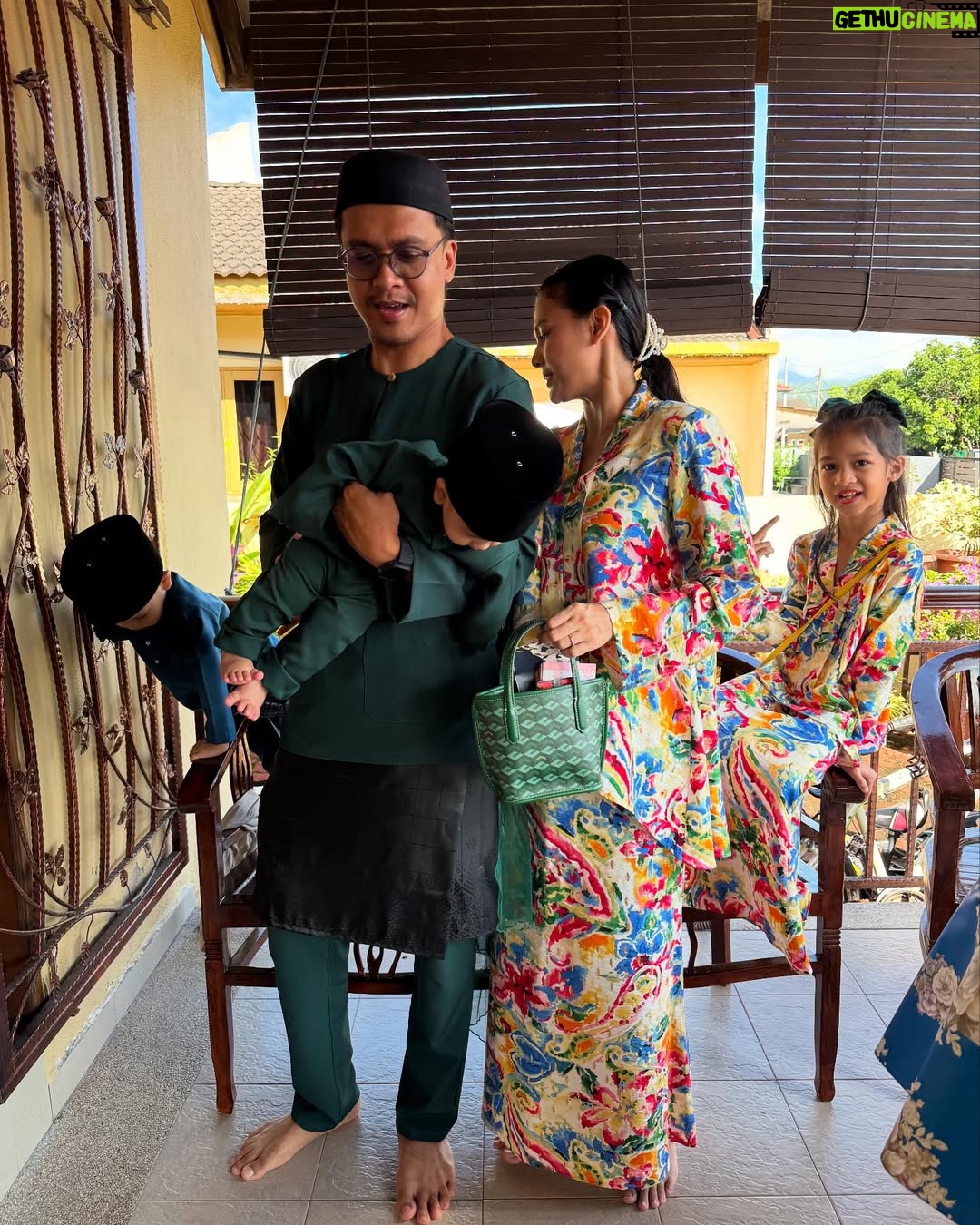 Ezzaty Abdullah - 2.6K Likes - Selamat Hari Raya Aidilfitri Maaf Zahir dan Batin