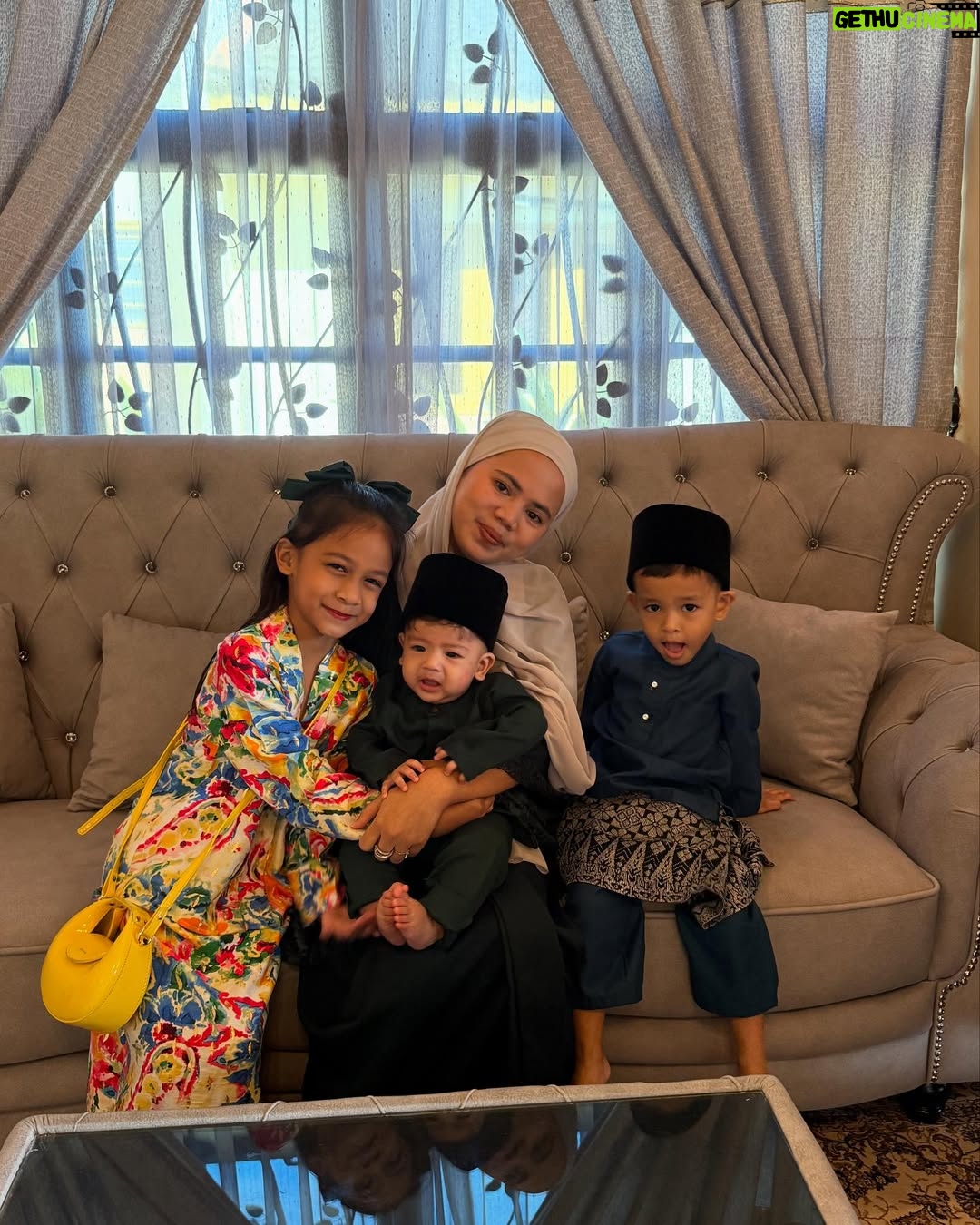 Ezzaty Abdullah - 2.6K Likes - Selamat Hari Raya Aidilfitri Maaf Zahir dan Batin