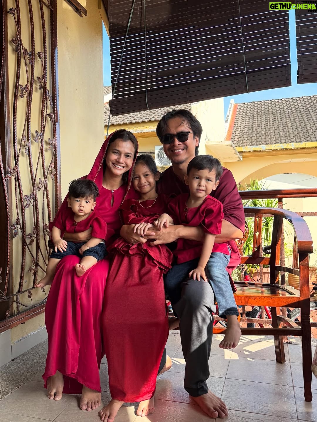 Ezzaty Abdullah - 1.2K Likes - Selamat Hari Raya Aidil Adha Maaf Zahir Batin