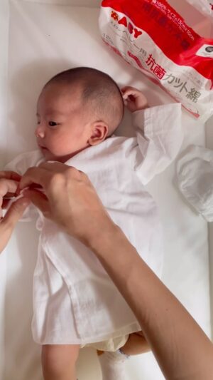 Ezzaty Abdullah Instagram - Day 44

Assalamualaikum semua dari Armin bin Mohd Al Azwan. Ibu doakan Armin jadi anak yang soleh, sentiasa beriman dan bertaqwa kepada Allah, manusia yang bijak pandai, disayangi ramai dan menyenangkan semua. Aminn. 

Ibu selalu nak yang terbaik buat anak2 ibu sebab tu dr dulu ibu guna baju2, towel, bedung, sarung tangan, sabun basuh baju dan macam2 lagi barang baby dari @suzuranbabymalaysia Always the best cotton with antibacteria ❤️❤️❤️