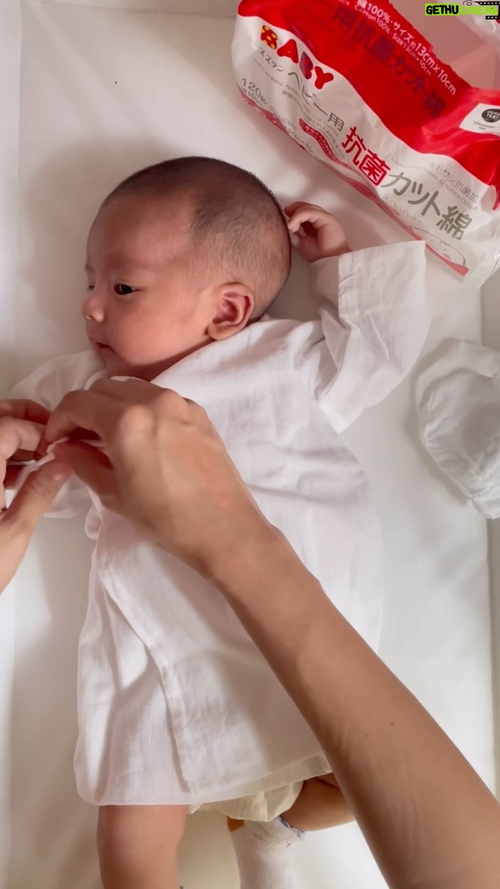 Ezzaty Abdullah - 9.7K Likes - Day 44

Assalamualaikum semua dari Armin bin Mohd Al Azwan. Ibu doakan Armin jadi anak yang soleh, sentiasa beriman dan bertaqwa kepada Allah, manusia yang bijak pandai, disayangi ramai dan menyenangkan semua. Aminn. 

Ibu selalu nak yang terbaik buat anak2 ibu sebab tu dr dulu ibu guna baju2, towel, bedung, sarung tangan, sabun basuh baju dan macam2 lagi barang baby dari @suzuranbabymalaysia Always the best cotton with antibacteria ❤️❤️❤️
