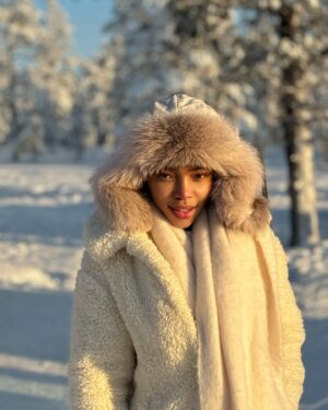 Faith Nketsi Instagram - Snow dump ⛄️