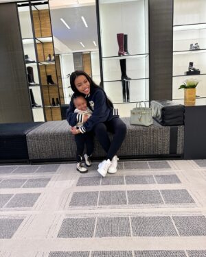 Faith Nketsi Instagram - They really told the wrong person that u can now post 20 pics in one slide 🫢😂