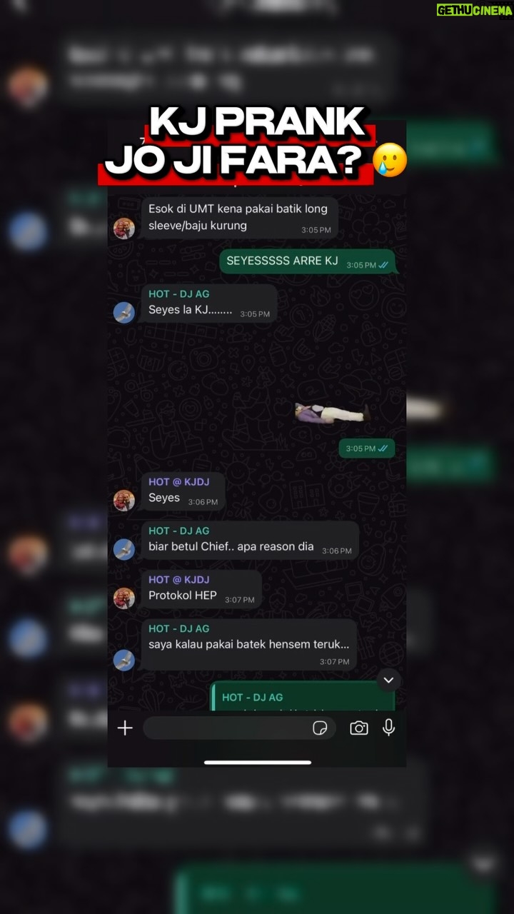 Fara Fauzana - 4.9K Likes - Guys! Hari Khamis lepas, Jo Ji Fara kena prank dengan Chief KJ tau. Sehari sebelum Bekpes Hot bertolak ke @officialumt untuk Bekpes Hot SKUBA, KJ pesan dekat Jo Ji Fara, minta pakai baju batik. Sekali..... KJ pakai baju tshirt je 😭

#HotFMNo1 #HotFM #BekpesHot #YangHangatDanTerbaik #RadioNo1 #KJjadiDJ