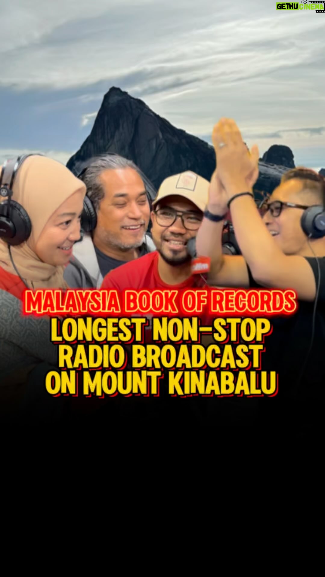 Fara Fauzana - 5.1K Likes - SAH! Bekpes Hot berjaya mencipta rekod baru dalam industri penyiaran di Malaysia! Bekpes Hot berjaya mendapat pengiktirafan daripada Malaysia Book of Records - LONGEST NON-STOP RADIO BROADCAST ON MOUNT KINABALU 🗻

#HotFM #BekpesHot #YangHangatDanTerbaik #RadioNo1 #KJjadiDJ #BekpesOnTop #BekpesKinabalu
