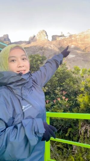 Fara Fauzana Instagram - Alhamdulillah 

terima ksih atas doa

saya di Laban Rata je x naik ke puncak, i knw my limit 🙏🏻☺️🥹

getting ready utk turun