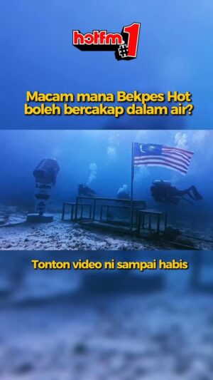 Fara Fauzana Instagram - Mesti you guys terfikir kan macam mana Bekpes Hot boleh bercakap dan on air dari dalam air? 

Bekpes Hot bercakap menggunakan alat special dari dasar laut dan audio tu dihantar terus ke studio melalui pusat kawalan audio yang kita set di bot yang ada di atas dasar laut, tak jauh daripada mereka.

#HotFMNo1 #HotFM #BekpesHot #YangHangatDanTerbaik #RadioNo1 #KJjadiDJ #BekpesHotSKUBA #Gardenia #GBKL #PUAZZ
