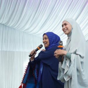Fara Fauzana Instagram - F A R A N A N A R E P E A T A N G I S

susah bila bersahabat dengan orang yg kelememeh ni hahah

cakap nangis
gelak nangis
baca nangis
tulis nangis
pergi kelas pun nangis 😅🫣 jgn tgk gmbr 2nd last - buruk 😂

tapi kalau nangis sama2 utk kebaikan apa salahnya kan tag kawan2 nangis korang ❤️

J O M R E P E A T 

SEBELUM TERTUTUP MATA 2.0 

Di atas permintaan ramai untuk mengadakan lagi program sebegini serta sorakan kata-kata *BEST* dari program yang lepas kami dengan ini berbesar hati ingin menjayakan program Sebelum Tertutup Mata 2.0 dengan topik dan pembelajaran yang lebih mendalam. Jom kita perbaiki cara berfikir & memperbaharui ilmu Fardu Kifayah

JEMPUTAN KE USRAH SEBELUM TERTUTUP MATA 2.0

✨Bersama:
⭐️Ustazah Datuk Dr. Norhafizah
⭐️Ustaz Hafiz
⭐️Farah Fauzana 
⭐️Nana Mahazan

📆Tarikh : 21 Disember 2024 (Sabtu)
⏰ : 2.00pm Pendaftaran (1 pm)
🏡 Lokasi : Use Waze to drive Kingdom Hall Event, Hillpark Puncak Alam

Untuk Pendaftaran:
💵Yuran RM60 untuk 1 peserta
⭐️Special COMBO RM150 untuk 3 peserta
(PERCUMA Lunch Box & Goodies Bag)

Sila buat bayaran Anda di:
 🐯MAYBANK🐯
- ACT : 568621052234
- ACT NAME : KINGDOM HALL EVENT SB* 
- Recipient Ref: HP Num
- Payment Details : USRAH 2.0
- kemudian whatsapp resit ke no  60 11 6338 3634

#bilafafaujadiemcee
